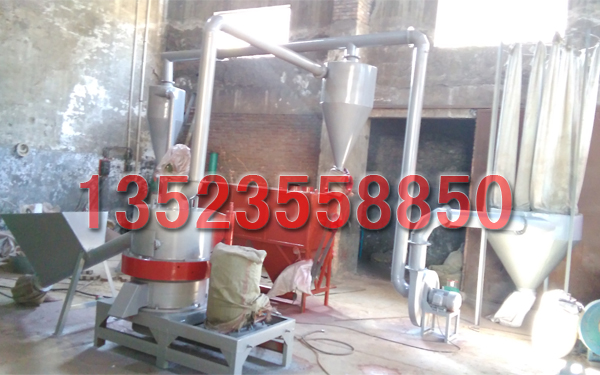 環(huán)保木粉機(jī)